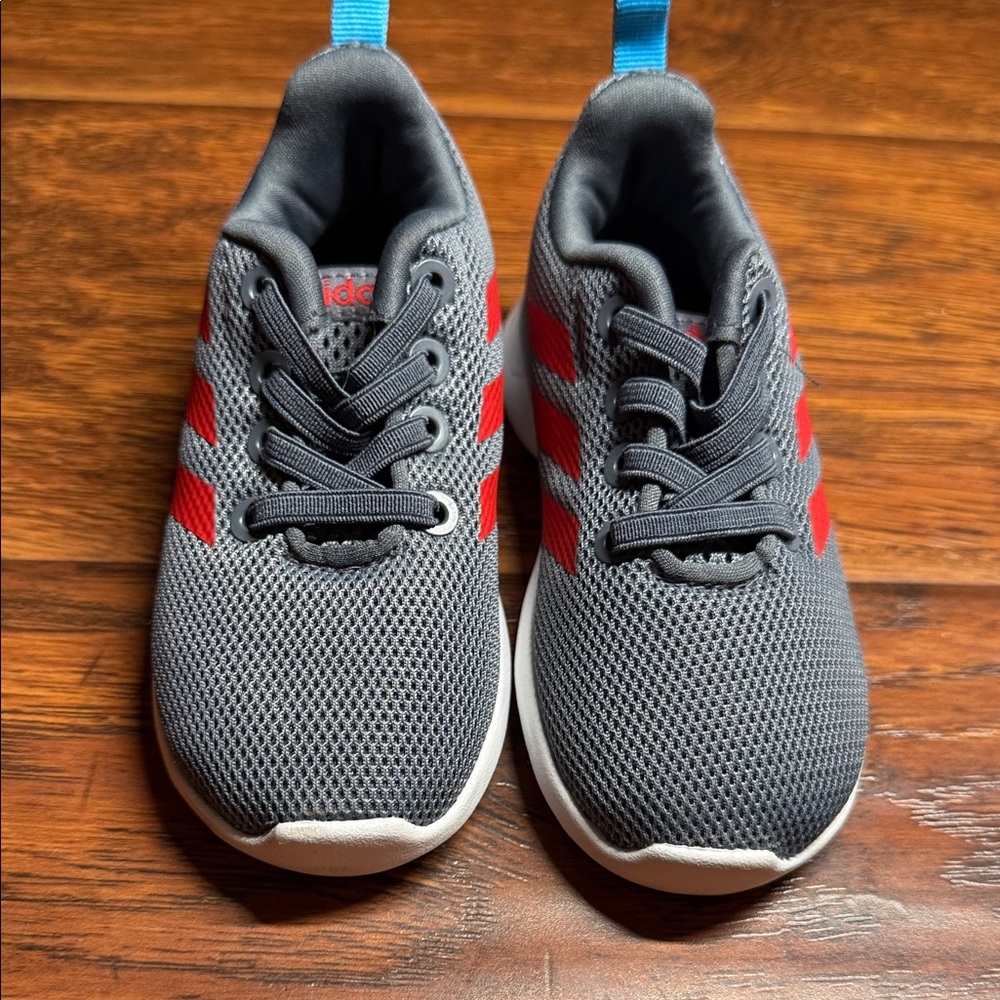 6T Adidas Kids Sneakers in Gray with Red Stripes slip on. New w/o tags